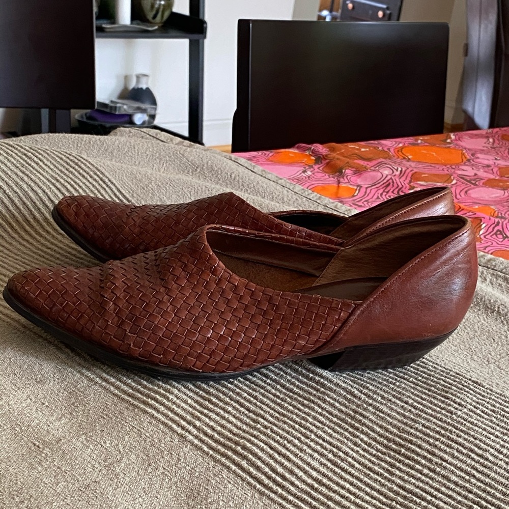 shoes - Picture 2 of 4